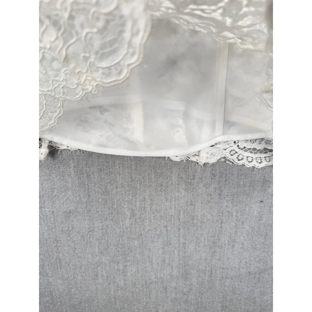 White House Black Market Lace Sleeveless Top Ecru Floral Mock Neck Size 14 - Picture 3 of 9